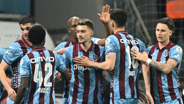 Trabzon'dan derbi zaferi! Beşiktaş deplasmanda devrildi. haber görseli
