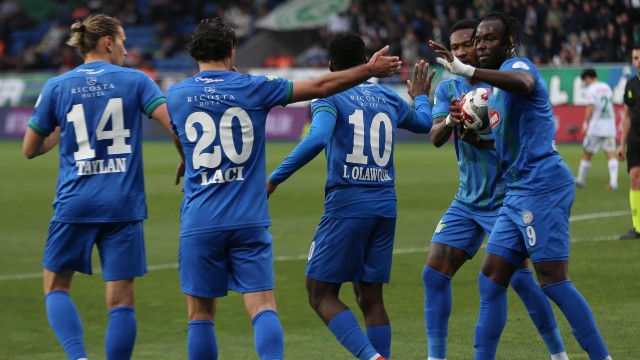 Rizespor evinde 3 golle galip haber görseli