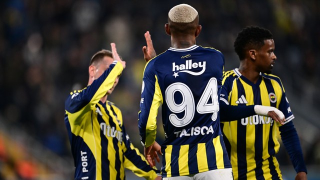 Fenerbahçe-Başakşehir Maçı: Köşe Yazarlarından Analizler haber görseli